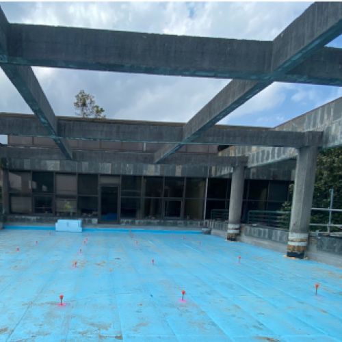 Reparación de cubiertas planas en la Facultad de Economía y Empresa, Oviedo, Asturias