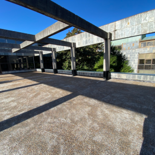 Reparación de cubiertas planas en la Facultad de Economía y Empresa, Oviedo, Asturias