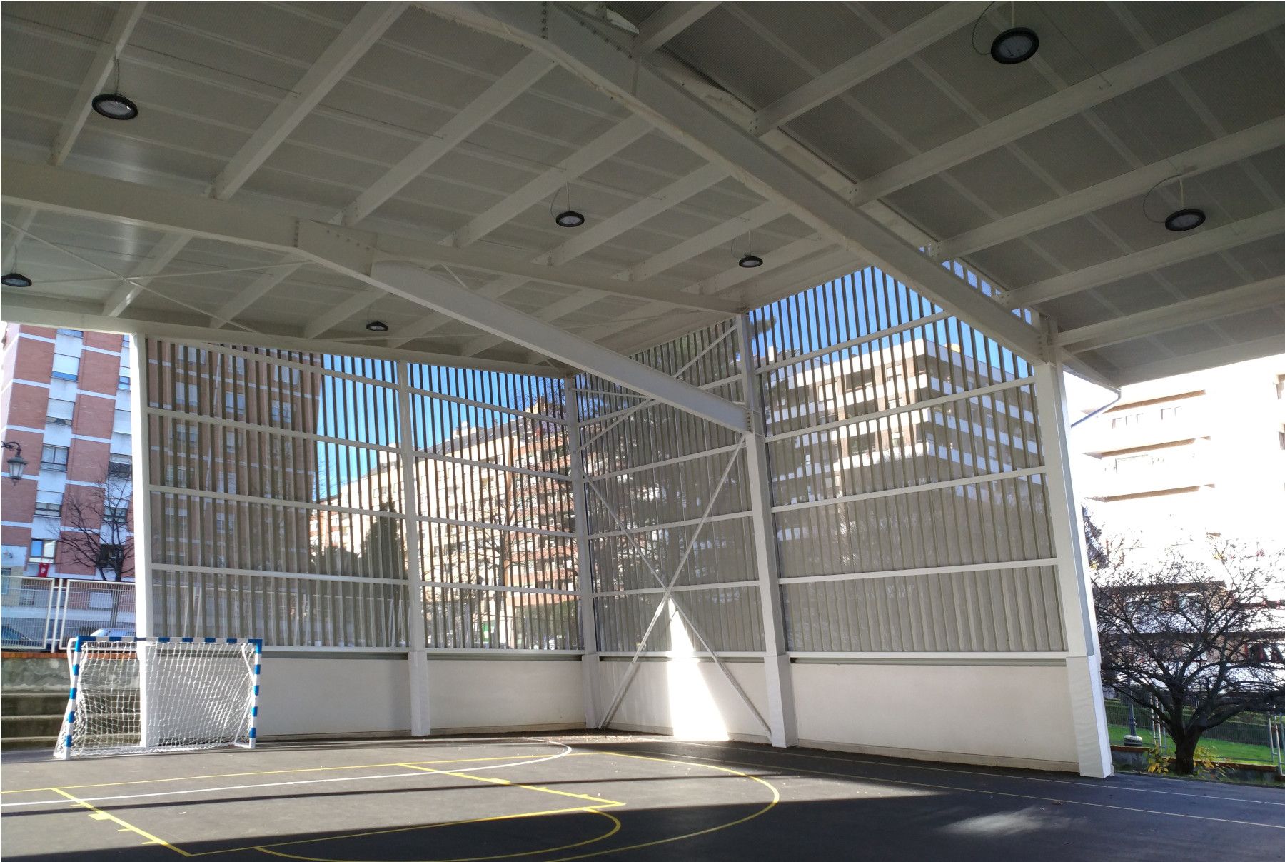 Cubrición de Pistas Polideportivas Colegios Públicos - OVIEDO