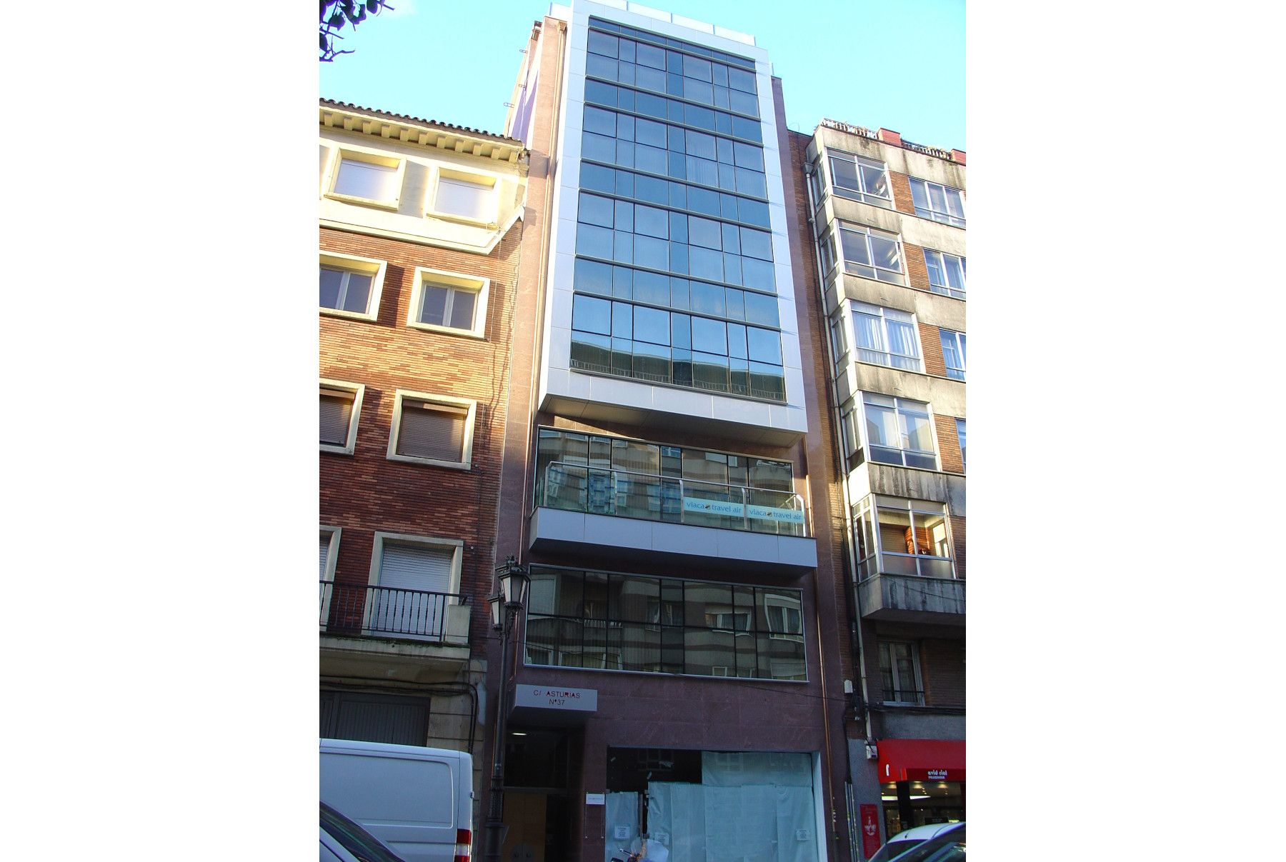 Edificio de Viviendas y Oficinas en Calle Asturias, Oviedo, Asturias