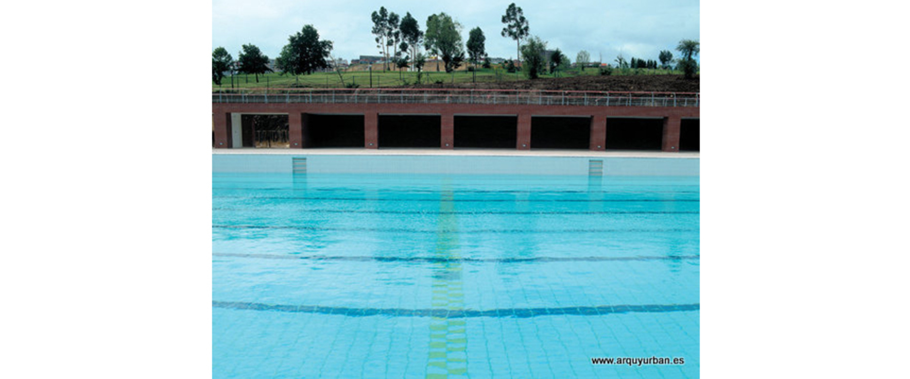 Piscinas Municipales en el Parque del Oeste, Oviedo, Asturias Piscinas Municipales en el Parque del Oeste, Oviedo, Asturias