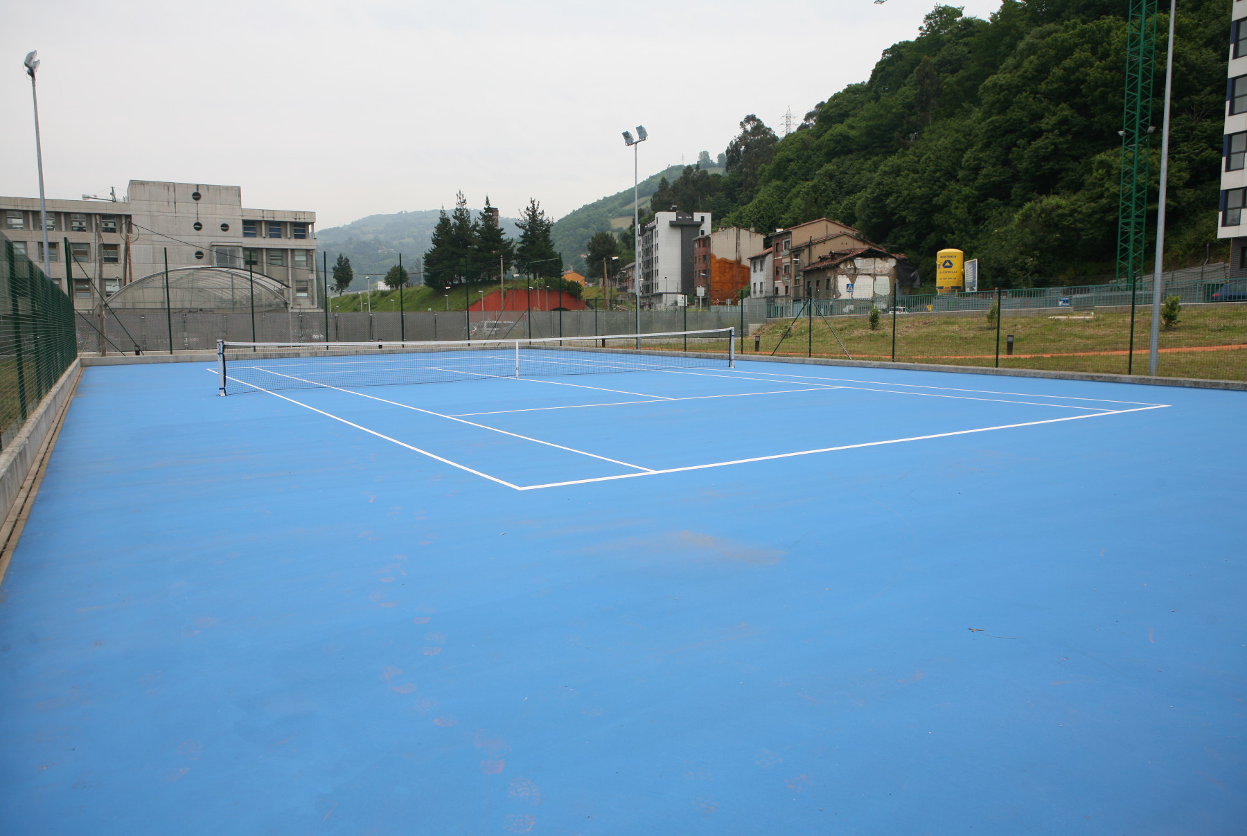 Instalaciones Deportivas Universitarias - MIERES