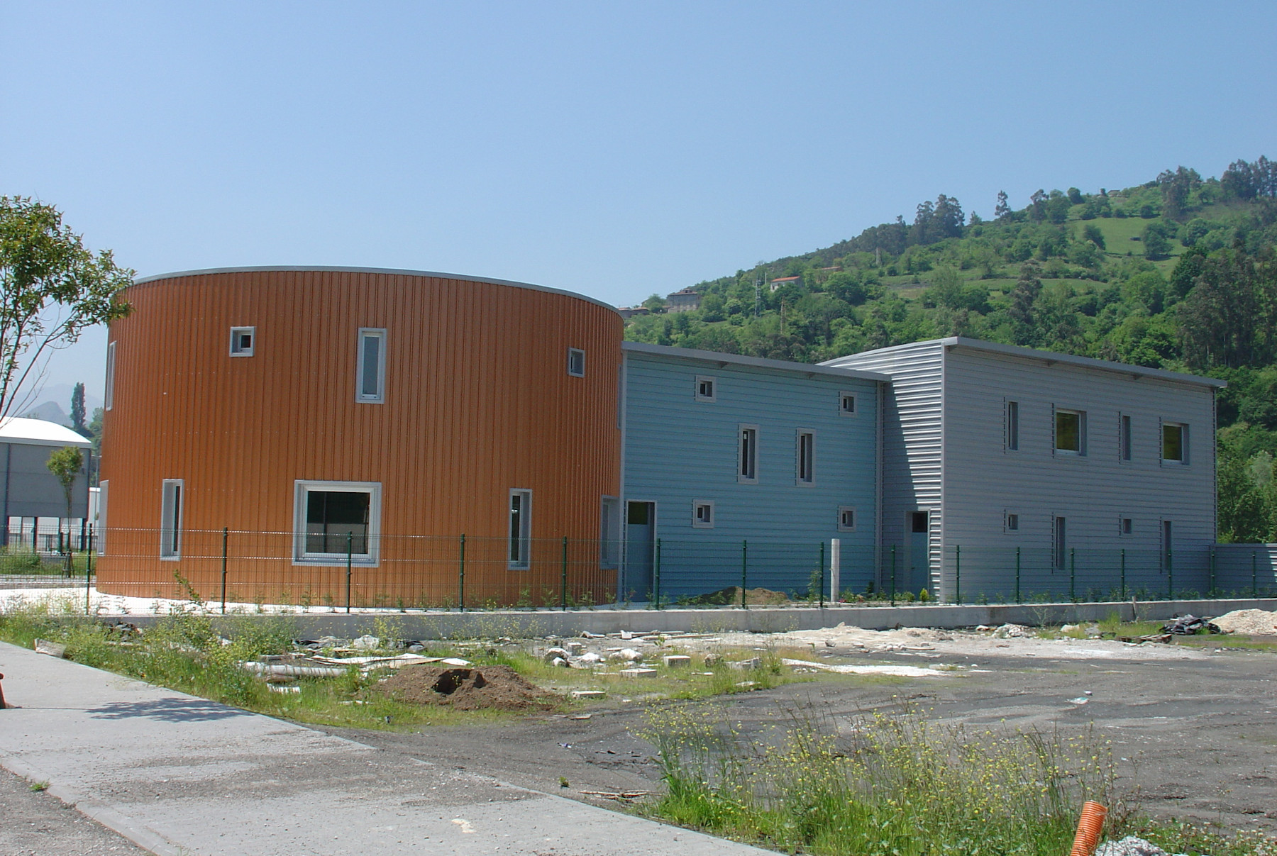 Edificio Industrial - OLLONIEGO